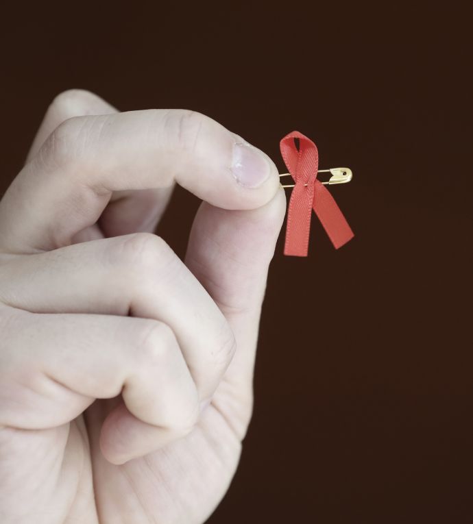 Image de l'article Journée mondiale de lutte contre le sida / Sondage : les jeunes et les moyens de prévention du VIH/sida