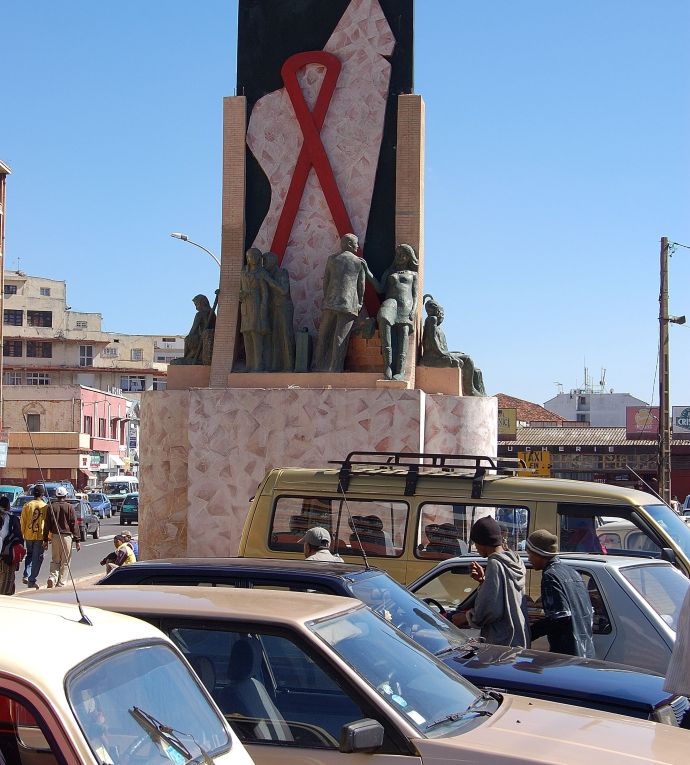 Visuel Aids monument – Antananarivo – La ronde d’amour