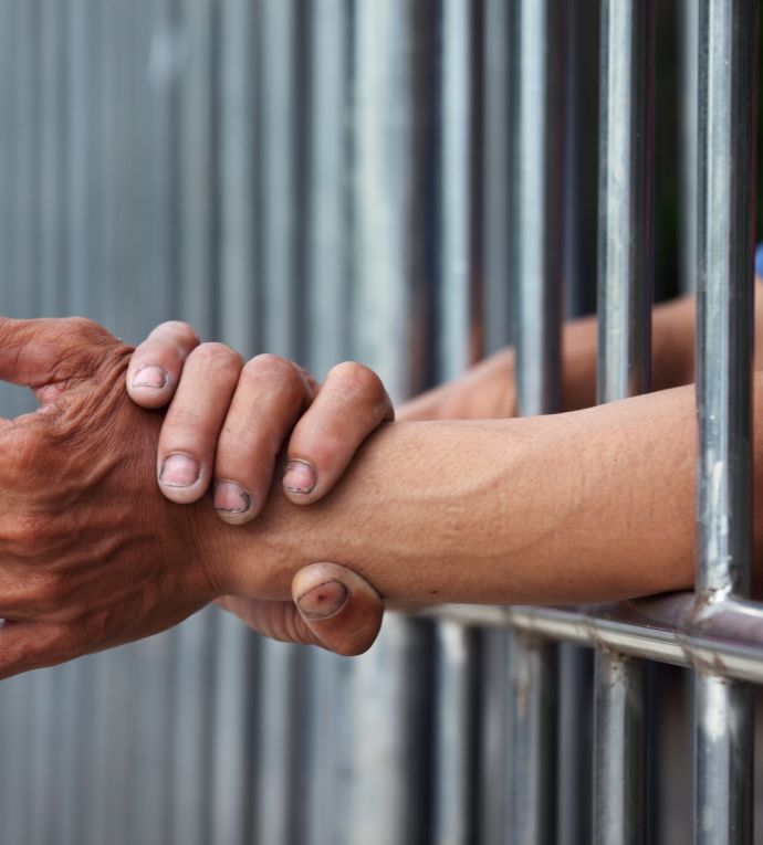 Visuel Soin et prévention en prison : loin des yeux, loin des droits